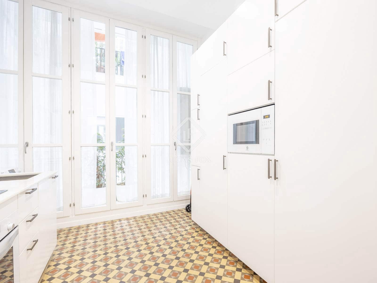 3 bedroom Apartment for rent in Valencia city - € 5,000 (Ref: 9004625)