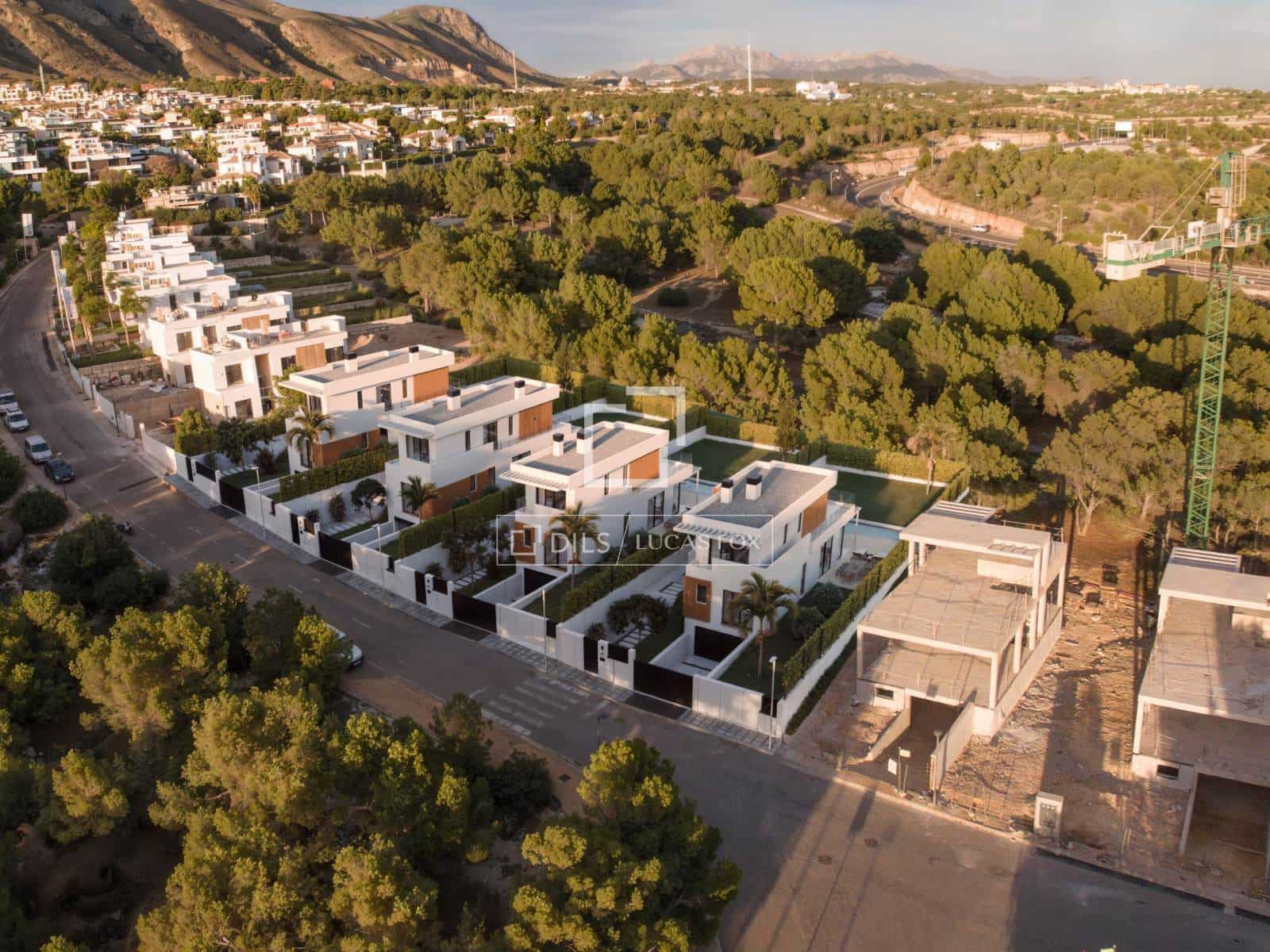 Chalet de 3 habitaciones en Finestrat en venta con piscina garaje - 890.000 € (Ref: 9006597)