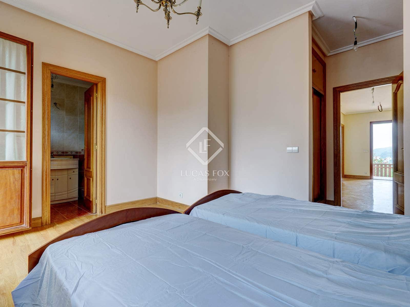 7 soveværelse Villa til salg i Donostia-San Sebastian med garage - € 1.590.000 (Ref: 9006601)