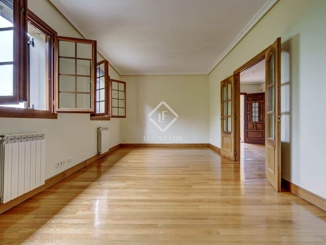 7 slaapkamer Villa te koop in Donostia-San Sebastián met garage - € 1.590.000 (Ref: 9006601)