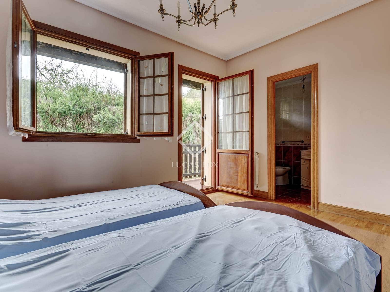 7 soveværelse Villa til salg i Donostia-San Sebastian med garage - € 1.590.000 (Ref: 9006601)