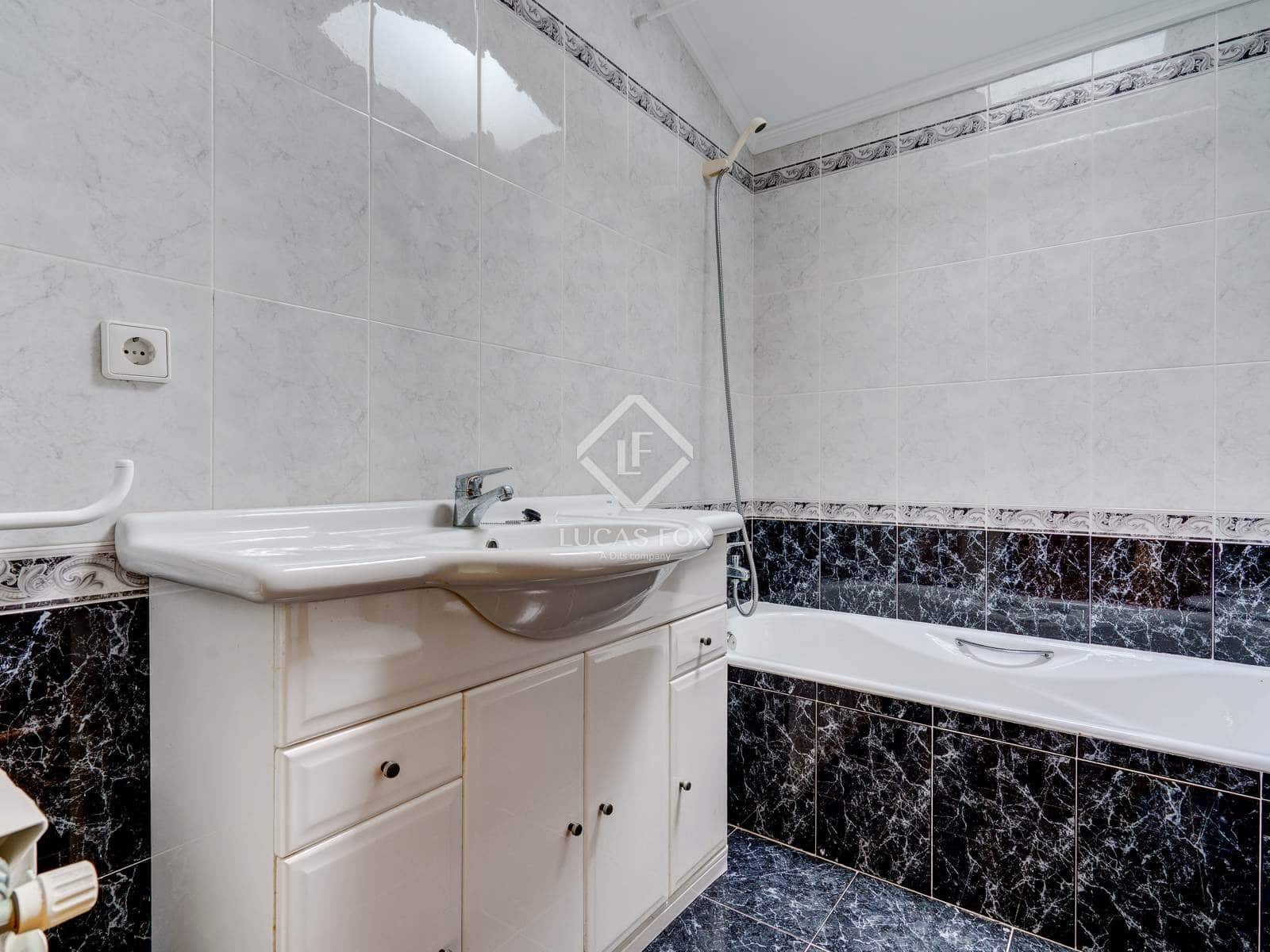 7 soveværelse Villa til salg i Donostia-San Sebastian med garage - € 1.590.000 (Ref: 9006601)