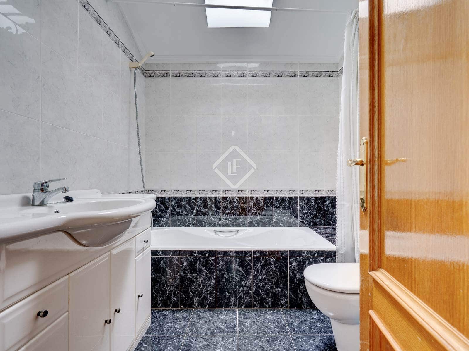 7 soveværelse Villa til salg i Donostia-San Sebastian med garage - € 1.590.000 (Ref: 9006601)