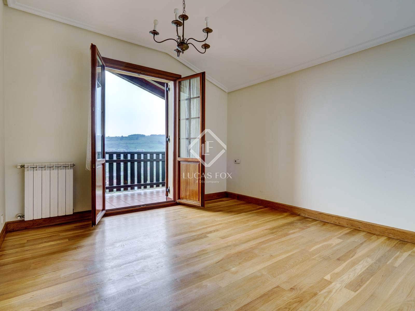 7 soveværelse Villa til salg i Donostia-San Sebastian med garage - € 1.590.000 (Ref: 9006601)