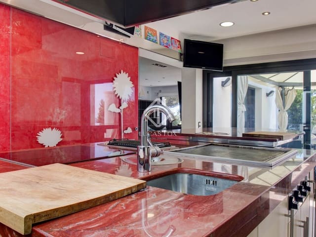 5 soverom Villa til salgs i Torredembarra med svømmebasseng garasje - € 3 350 000 (Ref: 9006603)