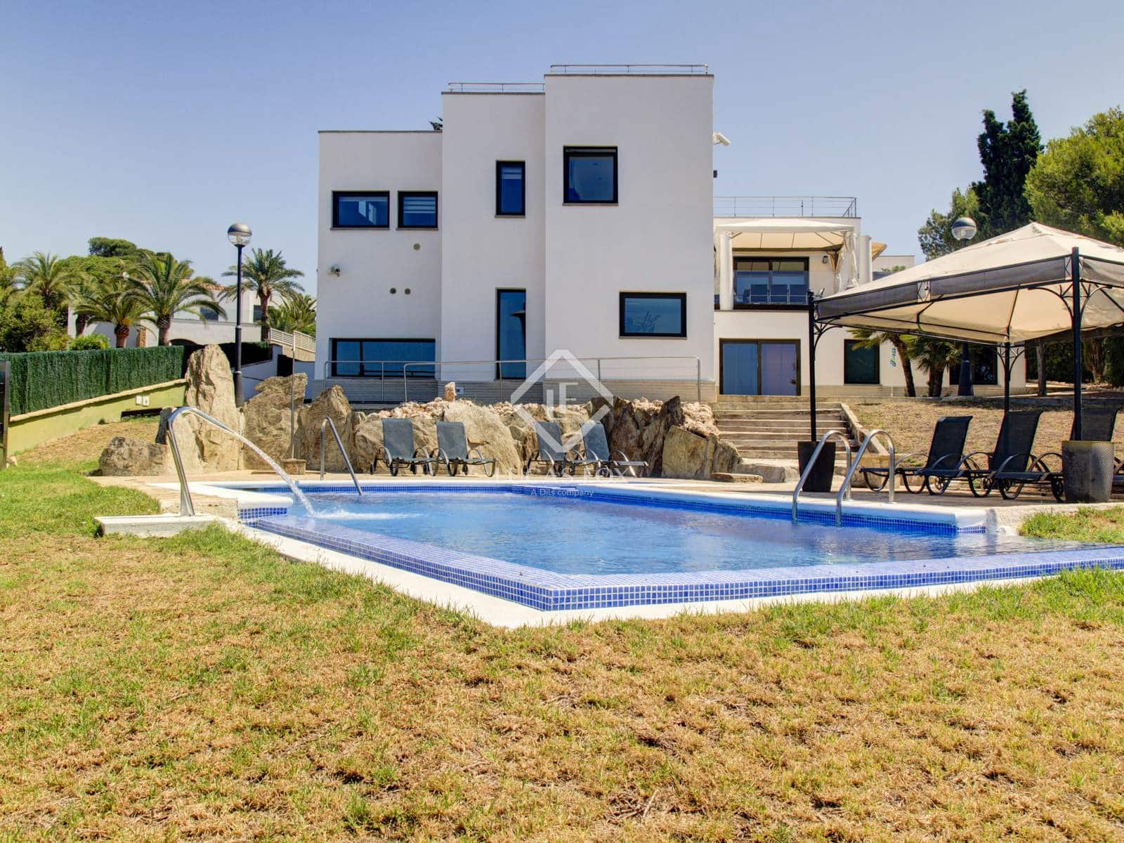 5 soveværelse Villa til salg i Torredembarra med swimmingpool garage - € 3.350.000 (Ref: 9006603)