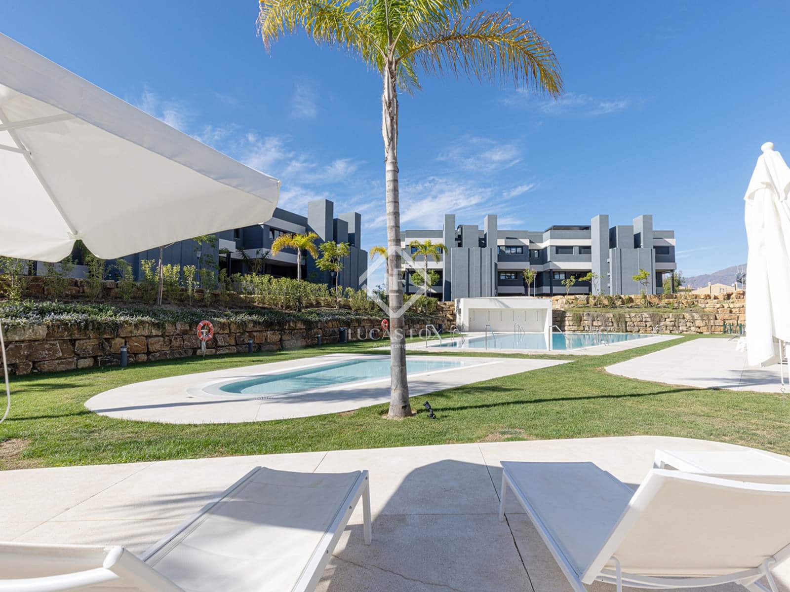 3 Zimmer Apartment zu verkaufen in Estepona mit Pool Garage - 539.000 € (Ref: 9006609)