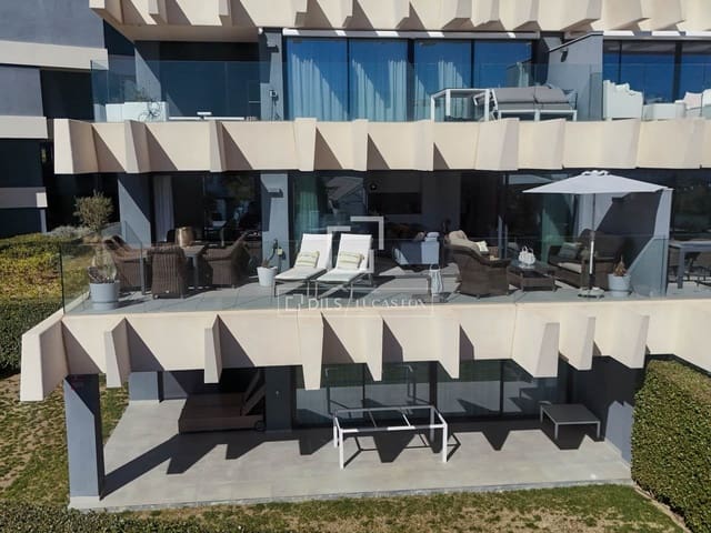 3 chambre Appartement à vendre à Estepona avec piscine garage - 539 000 € (Ref: 9006609)