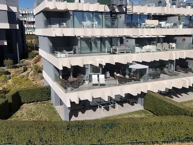 3 chambre Appartement à vendre à Estepona avec piscine garage - 539 000 € (Ref: 9006609)
