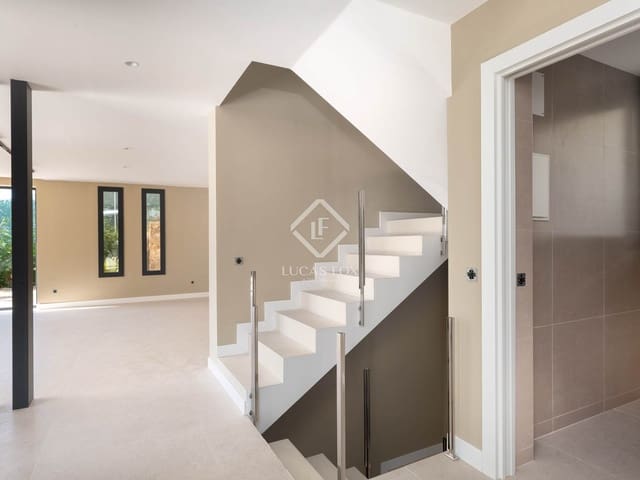 3 camera da letto Villa in vendita in Lloret de Mar con piscina garage - 950.000 € (Rif: 9007567)