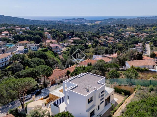 3 camera da letto Villa in vendita in Lloret de Mar con piscina garage - 950.000 € (Rif: 9007567)
