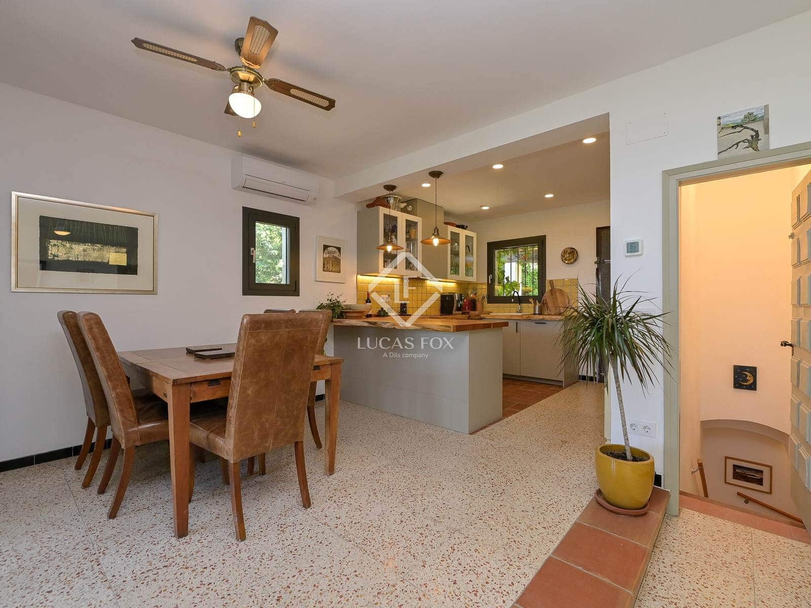 4 bedroom Villa for sale in Santa Cristina d'Aro - € 595,000 (Ref: 9009964)