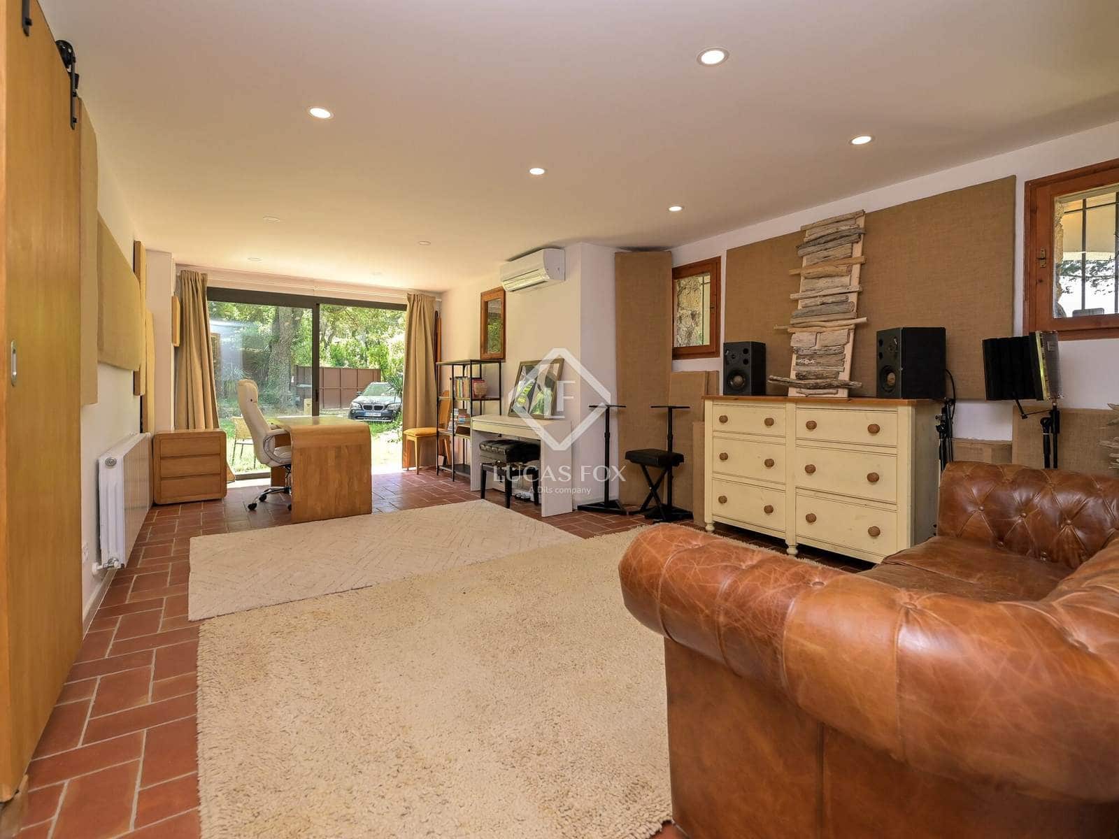 4 bedroom Villa for sale in Santa Cristina d'Aro - € 595,000 (Ref: 9009964)