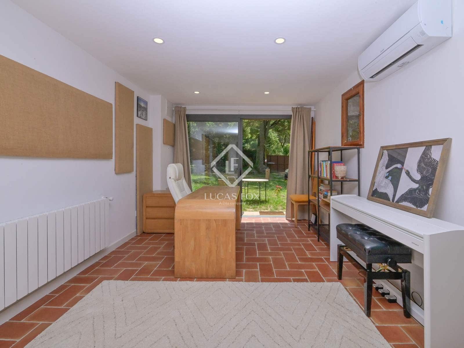 4 bedroom Villa for sale in Santa Cristina d'Aro - € 595,000 (Ref: 9009964)