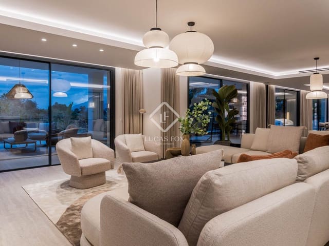 6 sypialnia Willa na sprzedaż w Marbella z basenem garażem - 3 975 000 € (Ref: 9013010)