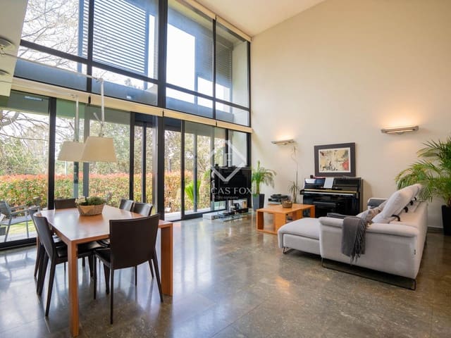 5 bedroom Villa for sale in Girona city with pool garage - € 1,750,000 (Ref: 9013011)