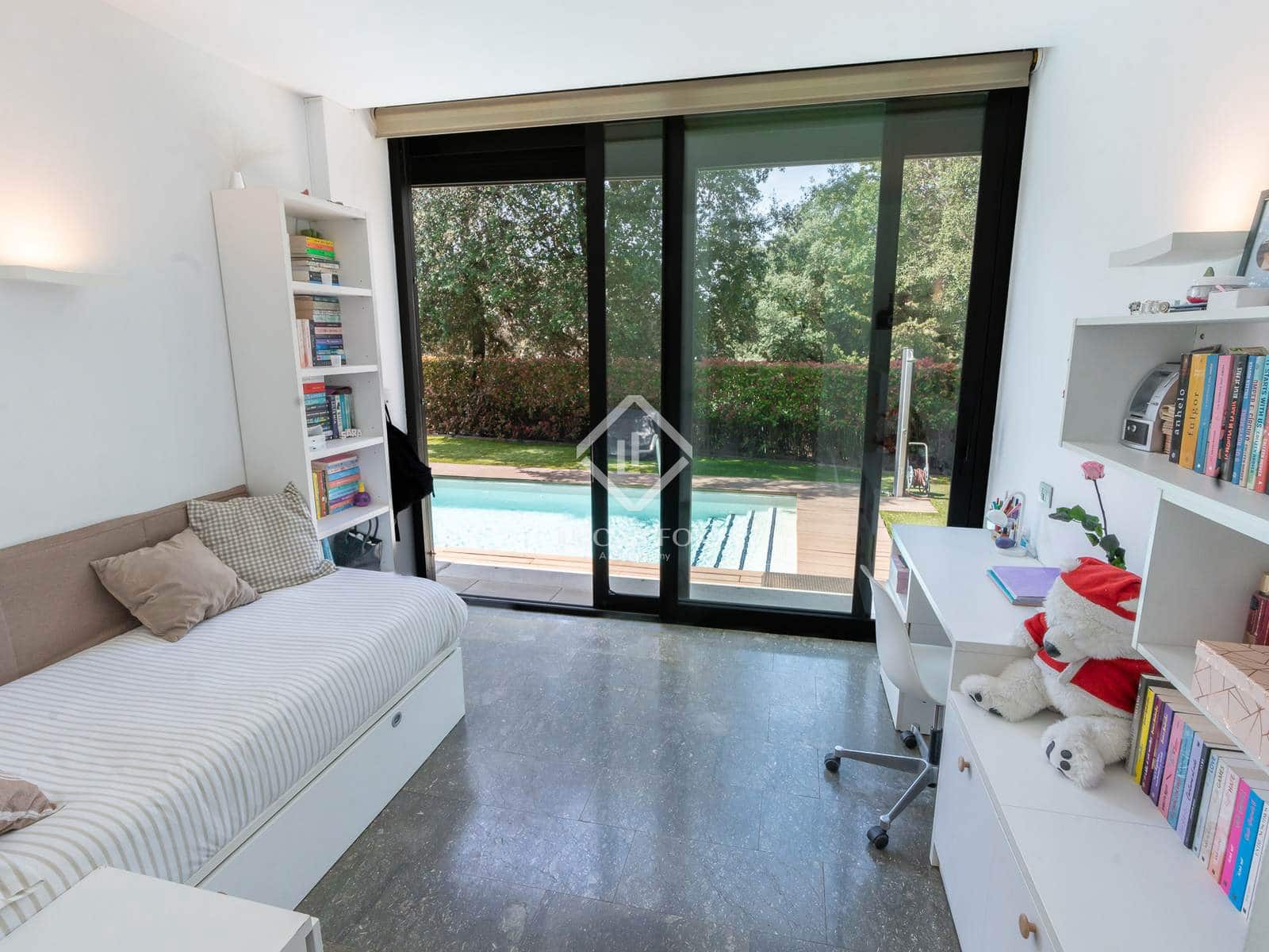 5 soveværelse Villa til salg i Girona by med swimmingpool garage - € 1.750.000 (Ref: 9013011)