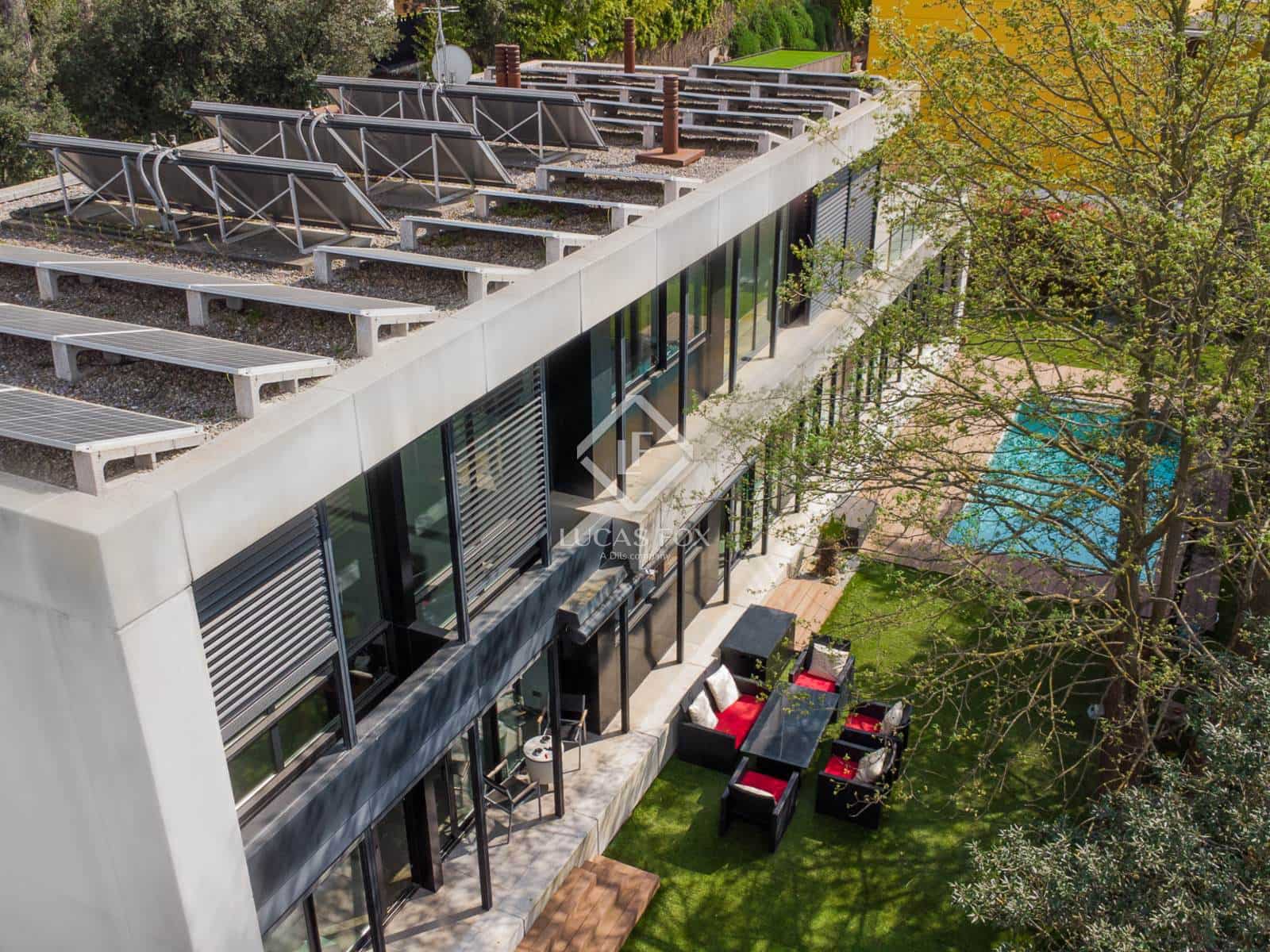 5 soveværelse Villa til salg i Girona by med swimmingpool garage - € 1.750.000 (Ref: 9013011)