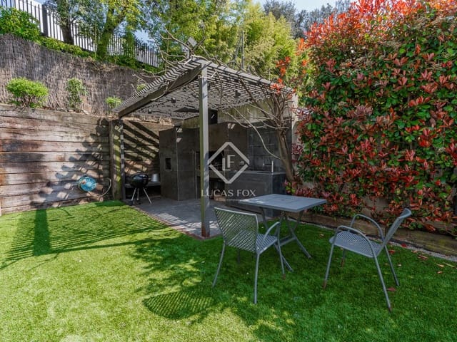 5 bedroom Villa for sale in Girona city with pool garage - € 1,750,000 (Ref: 9013011)