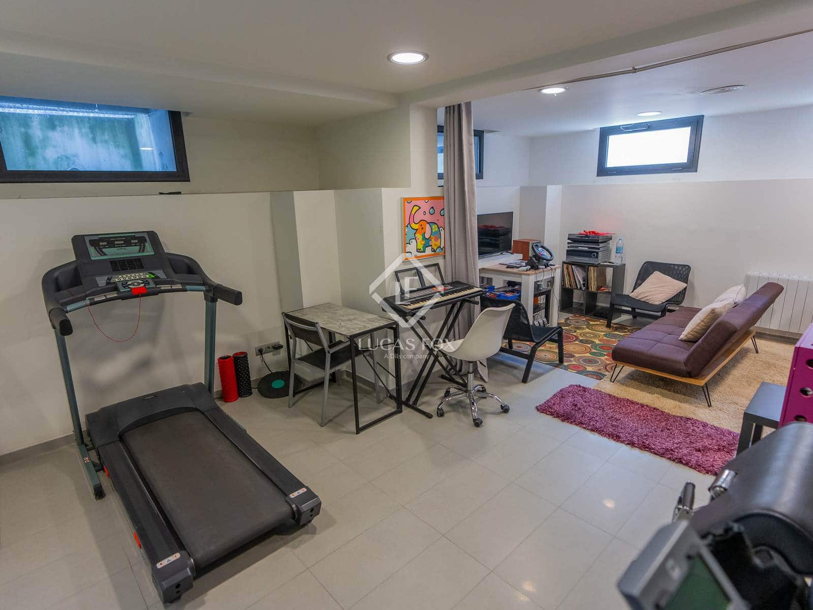 5 soveværelse Villa til salg i Girona by med swimmingpool garage - € 1.750.000 (Ref: 9013011)