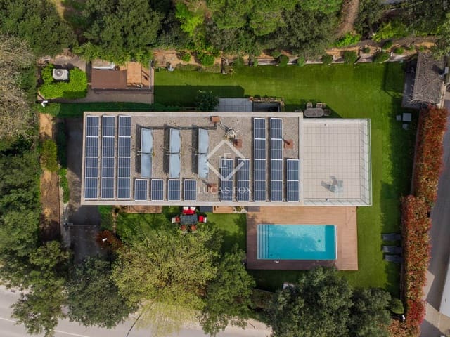 5 bedroom Villa for sale in Girona city with pool garage - € 1,750,000 (Ref: 9013011)