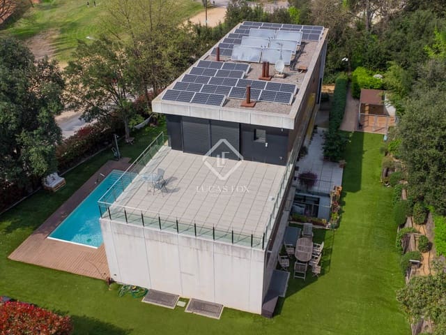 5 bedroom Villa for sale in Girona city with pool garage - € 1,750,000 (Ref: 9013011)