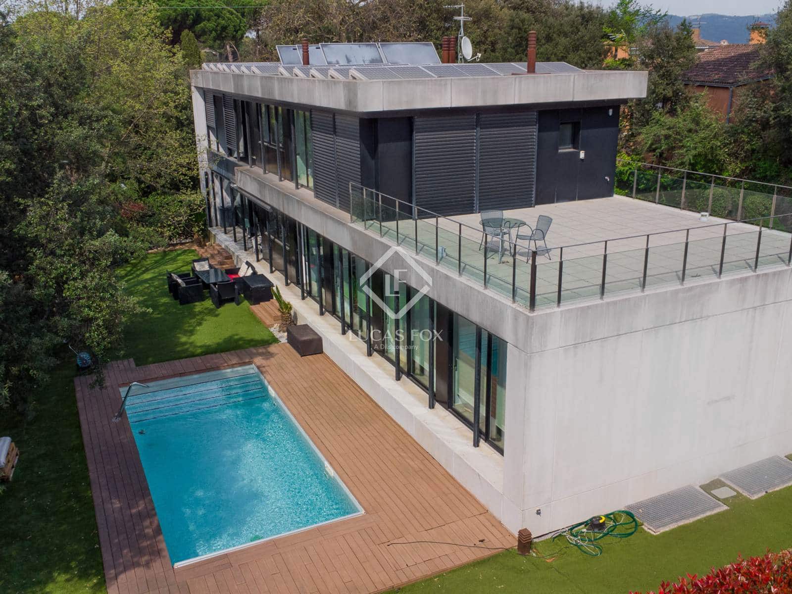 5 soveværelse Villa til salg i Girona by med swimmingpool garage - € 1.750.000 (Ref: 9013011)