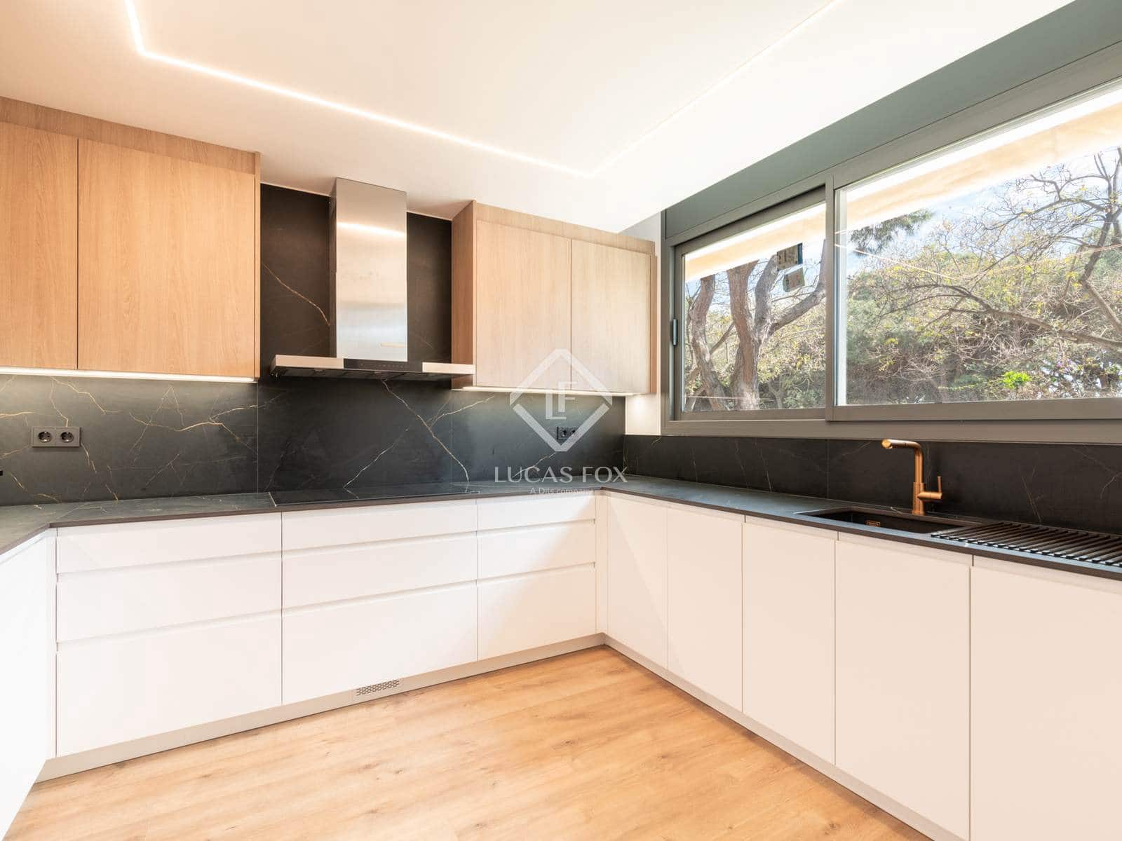 4 soveværelse Villa til leje i Gava med swimmingpool garage - € 6.800 (Ref: 9013317)