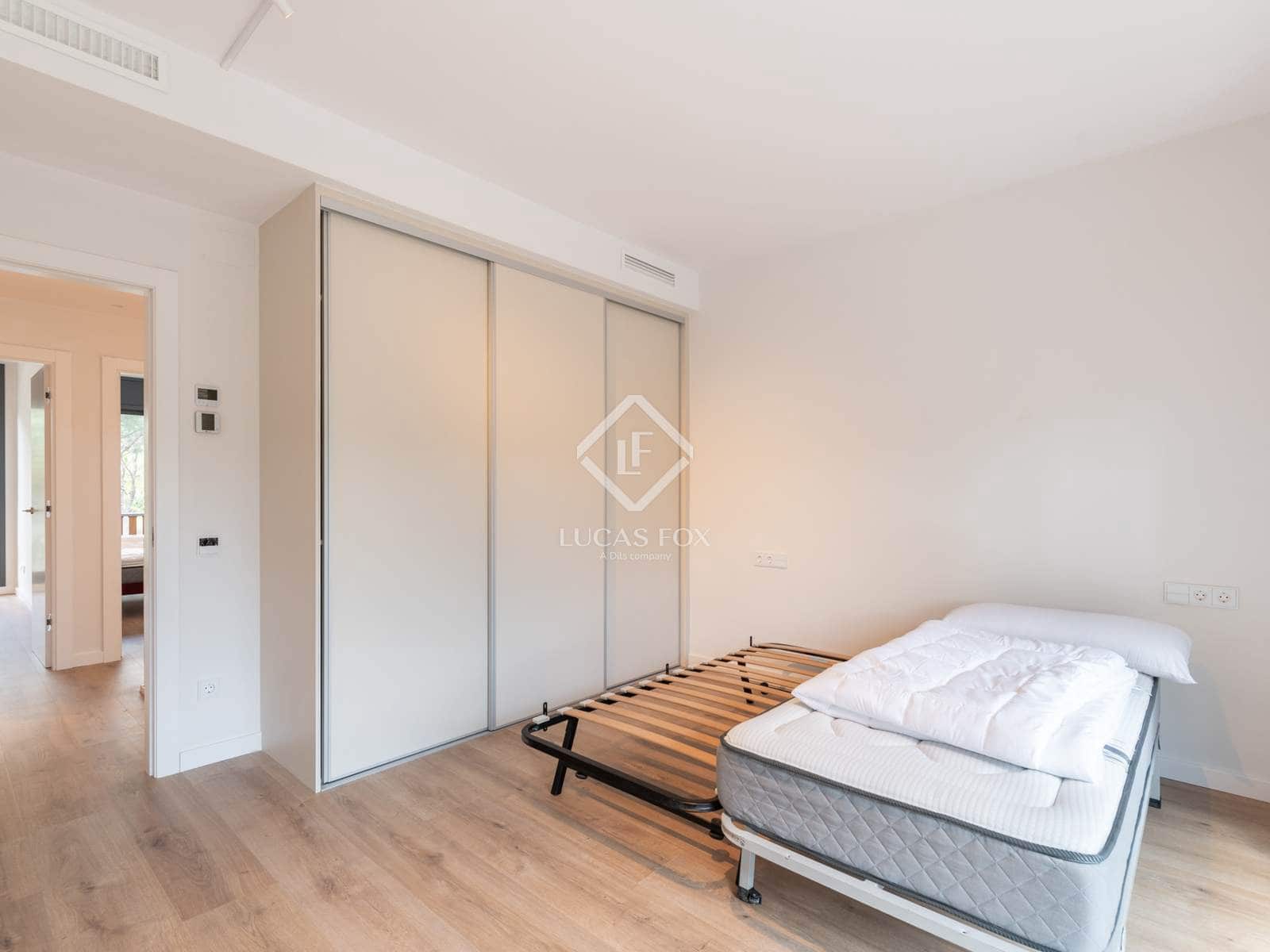 4 soveværelse Villa til leje i Gava med swimmingpool garage - € 6.800 (Ref: 9013317)