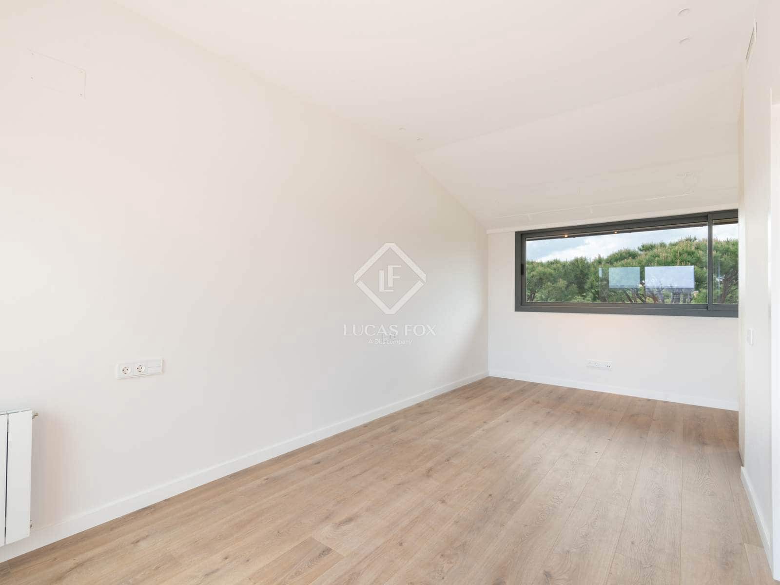 4 soveværelse Villa til leje i Gava med swimmingpool garage - € 6.800 (Ref: 9013317)