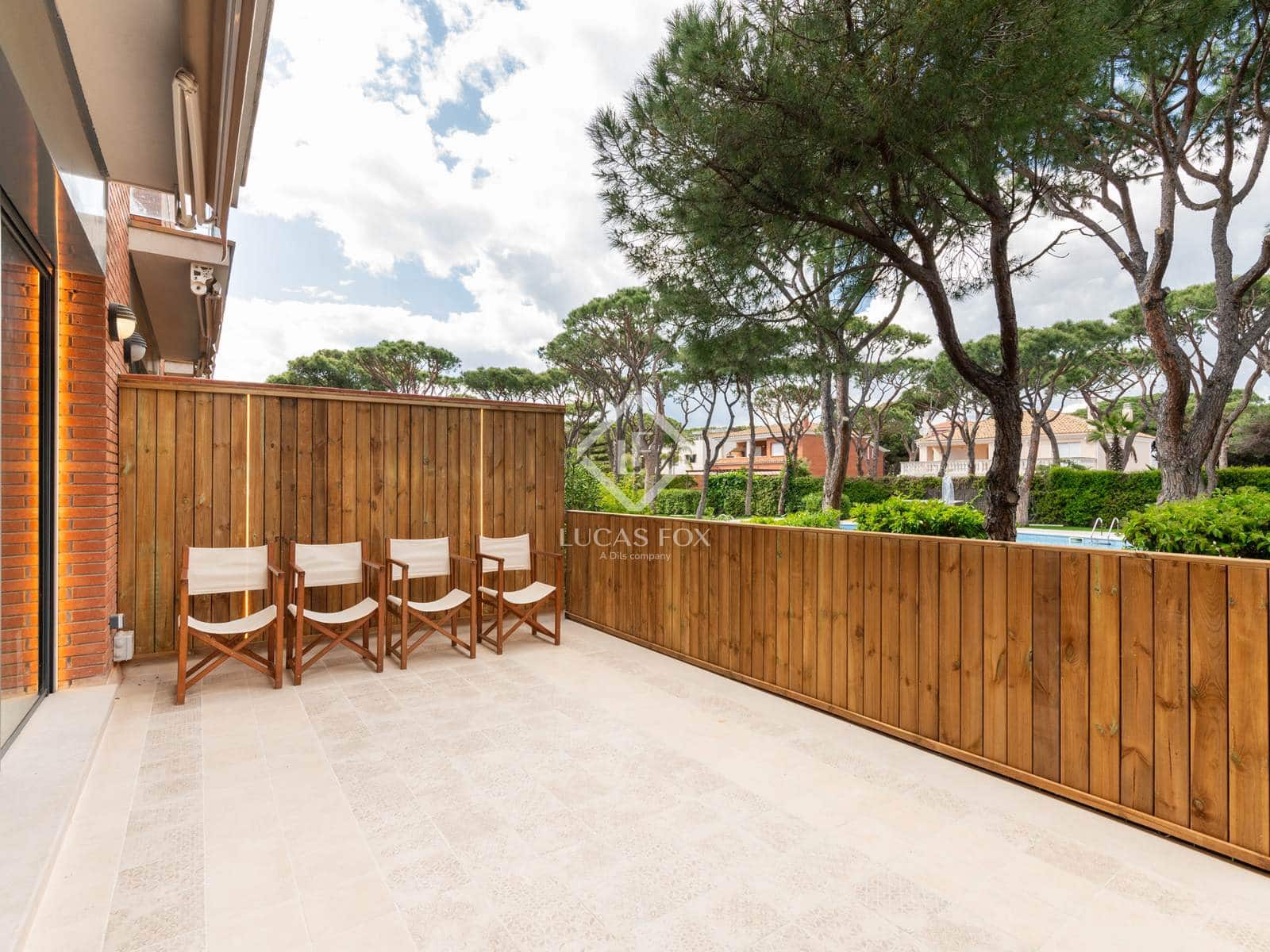 4 soveværelse Villa til leje i Gava med swimmingpool garage - € 6.800 (Ref: 9013317)