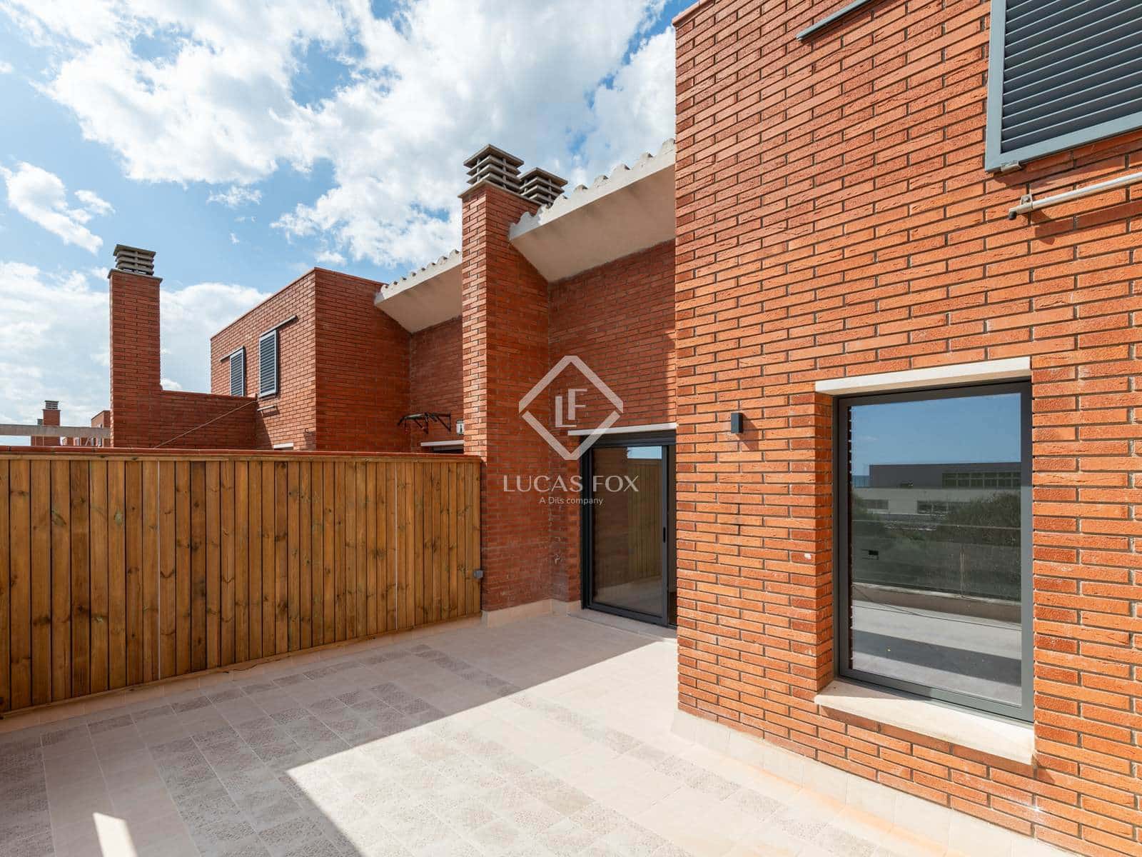 4 soveværelse Villa til leje i Gava med swimmingpool garage - € 6.800 (Ref: 9013317)