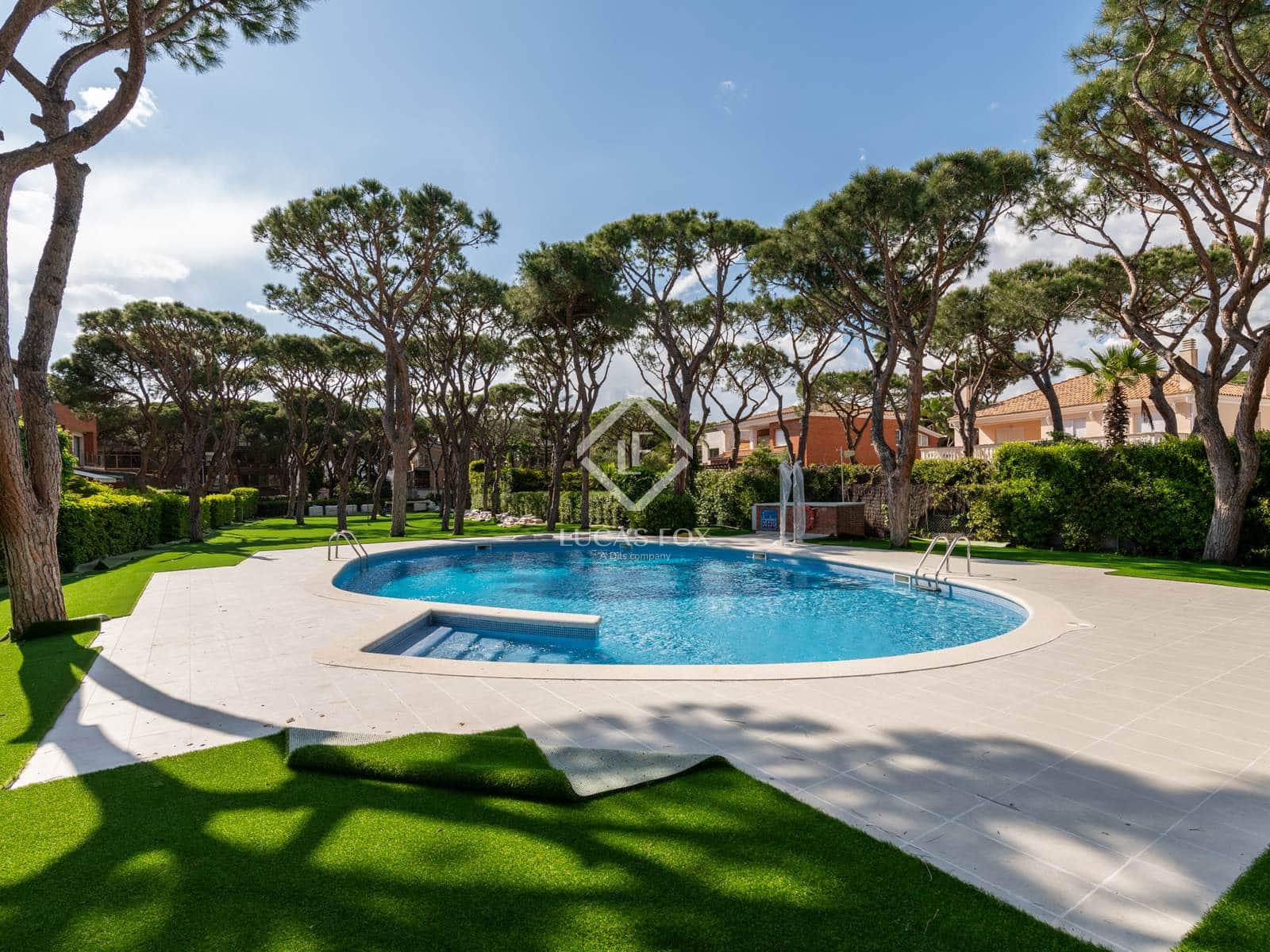 4 soveværelse Villa til leje i Gava med swimmingpool garage - € 6.800 (Ref: 9013317)