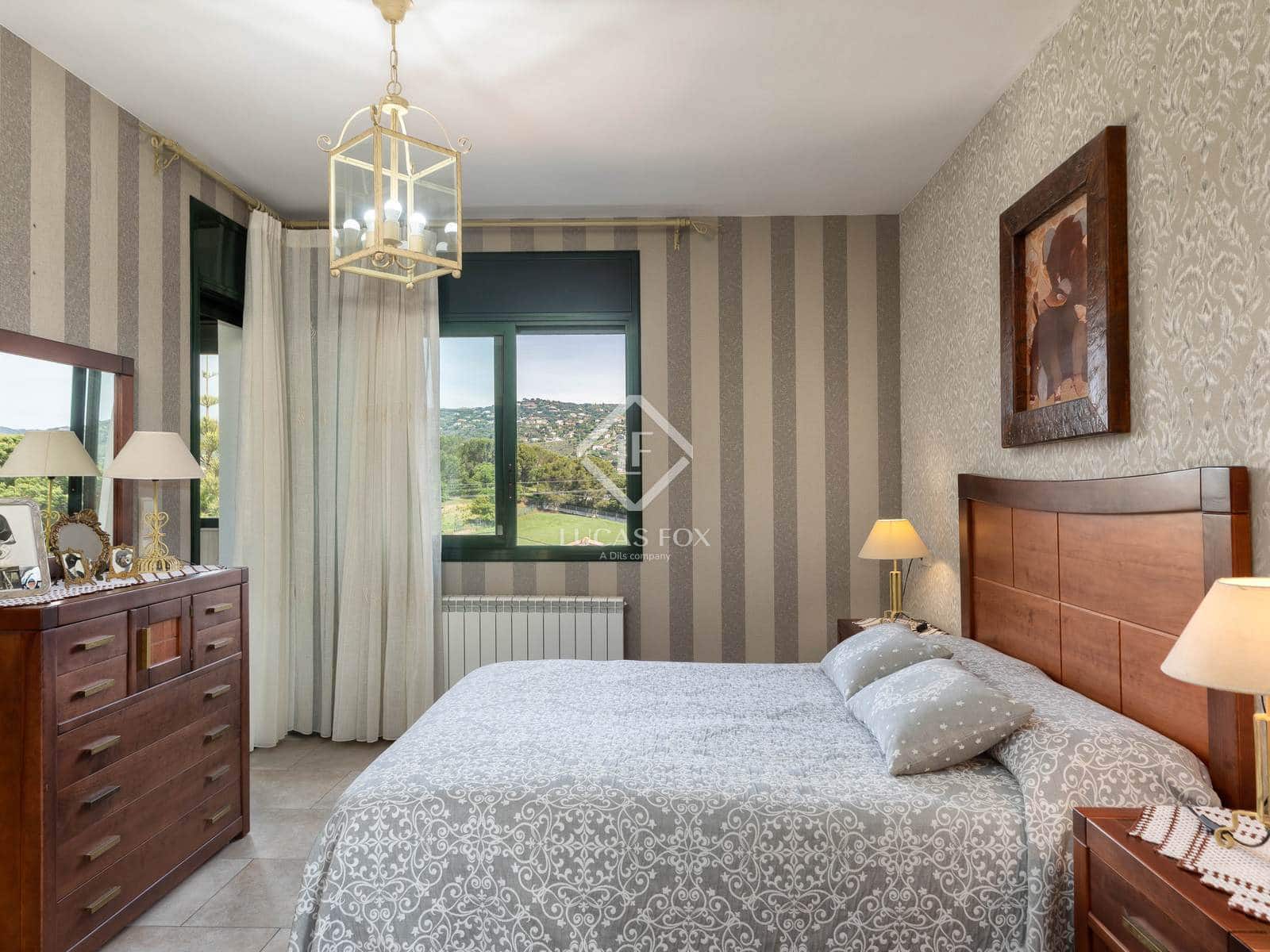 4 sypialnia Willa na sprzedaż w S'Agaro z basenem garażem - 625 000 € (Ref: 9019470)