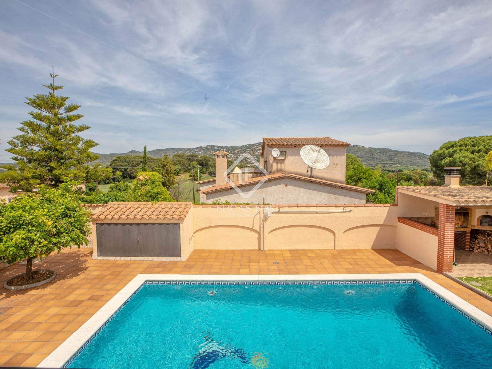 4 sypialnia Willa na sprzedaż w S'Agaro z basenem garażem - 625 000 € (Ref: 9019470)