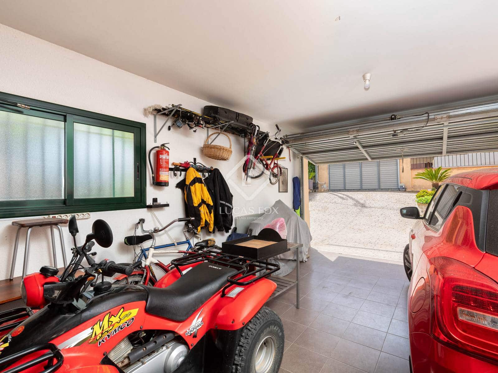 4 sypialnia Willa na sprzedaż w S'Agaro z basenem garażem - 625 000 € (Ref: 9019470)