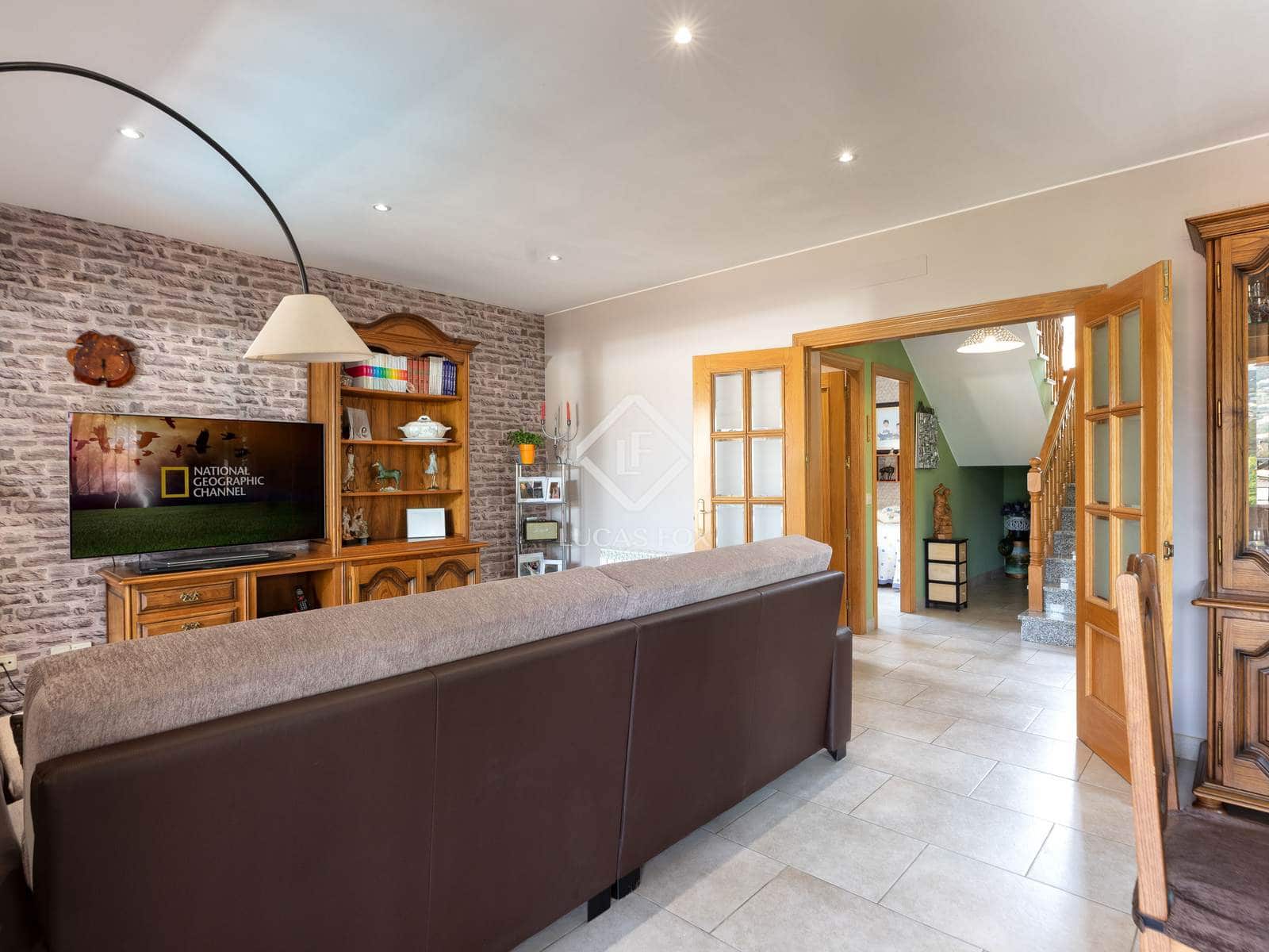 4 sypialnia Willa na sprzedaż w S'Agaro z basenem garażem - 625 000 € (Ref: 9019470)