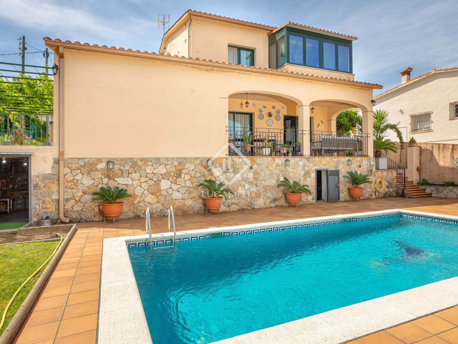 4 sypialnia Willa na sprzedaż w S'Agaro z basenem garażem - 625 000 € (Ref: 9019470)