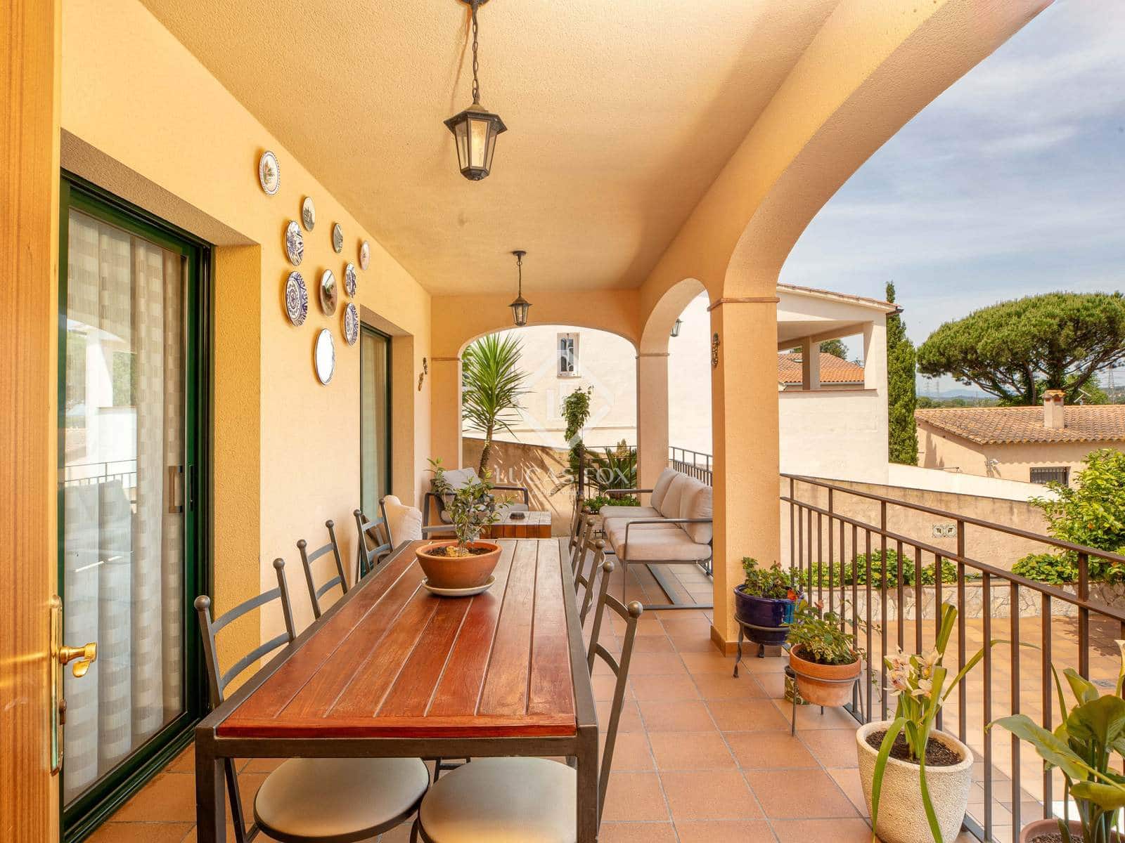 4 sypialnia Willa na sprzedaż w S'Agaro z basenem garażem - 625 000 € (Ref: 9019470)