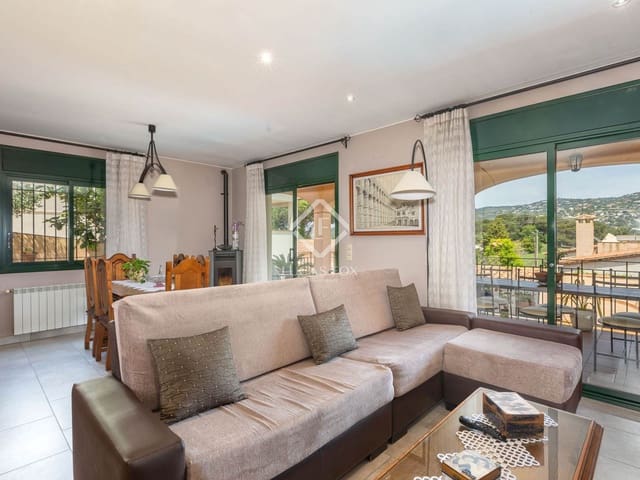 4 chambre Villa/Maison à vendre à S'Agaro, Castell-Platja d'Aro avec piscine garage - 625 000 € (Ref: 9019470)