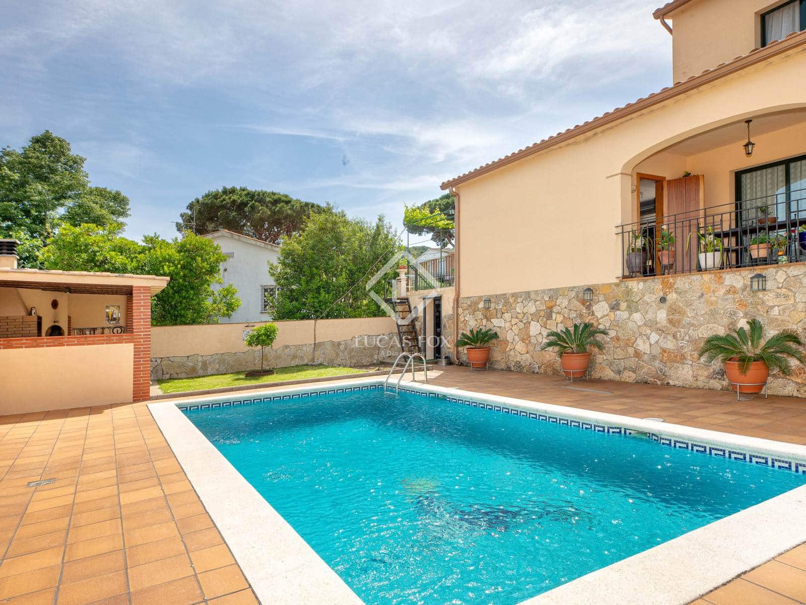 4 sypialnia Willa na sprzedaż w S'Agaro z basenem garażem - 625 000 € (Ref: 9019470)