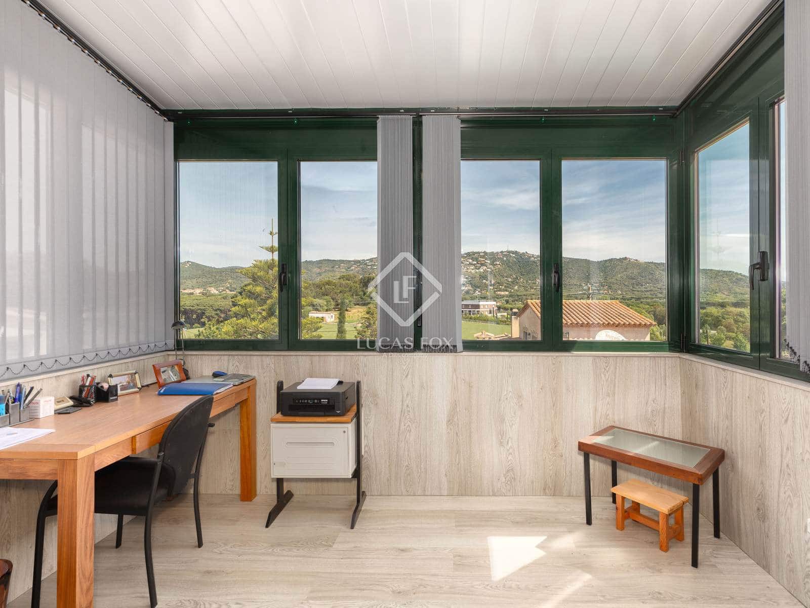 4 sypialnia Willa na sprzedaż w S'Agaro z basenem garażem - 625 000 € (Ref: 9019470)