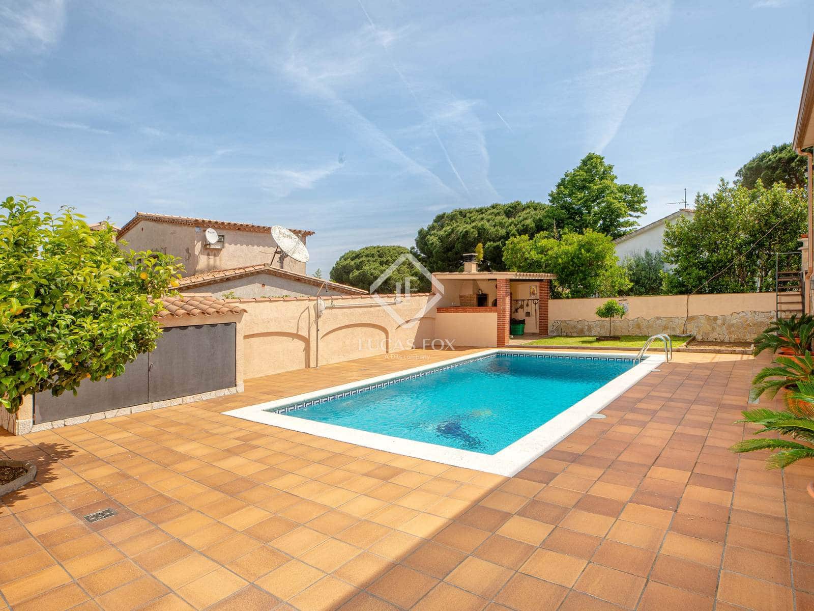 4 sypialnia Willa na sprzedaż w S'Agaro z basenem garażem - 625 000 € (Ref: 9019470)