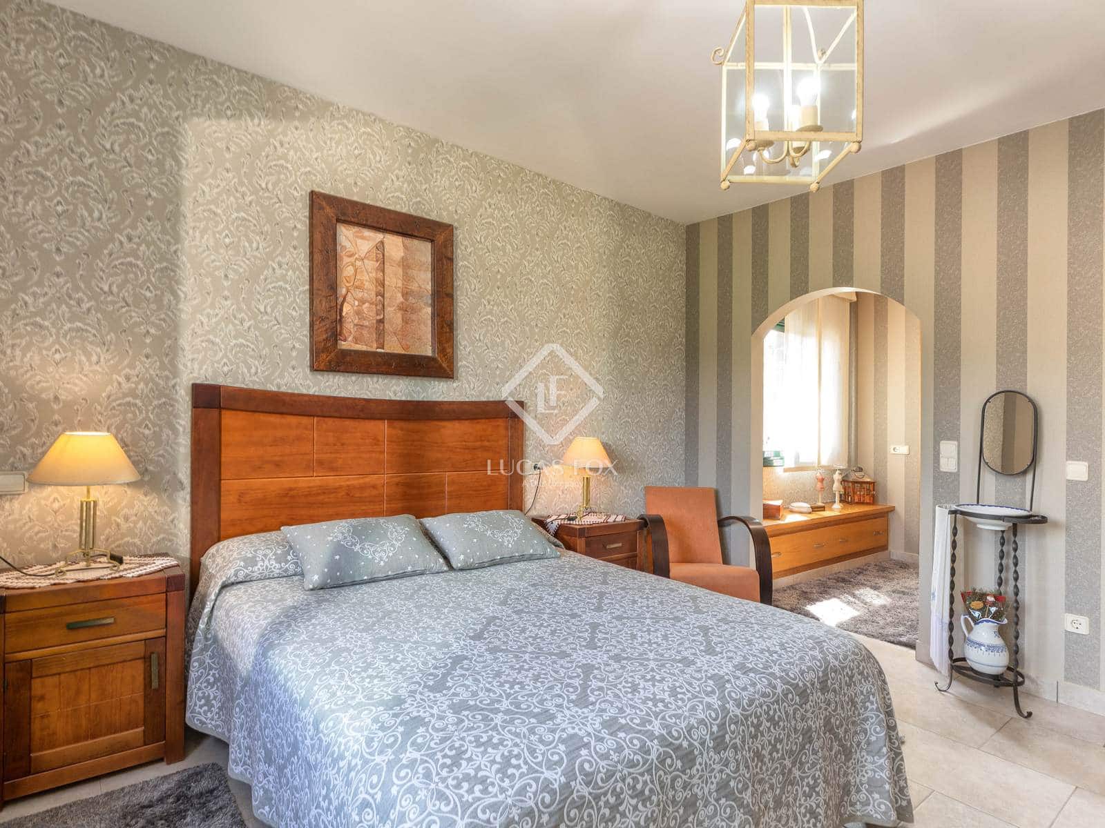 4 sypialnia Willa na sprzedaż w S'Agaro z basenem garażem - 625 000 € (Ref: 9019470)