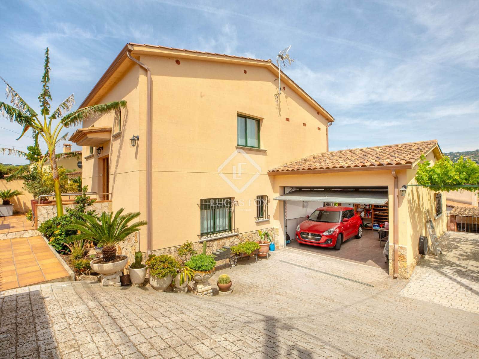 4 sypialnia Willa na sprzedaż w S'Agaro z basenem garażem - 625 000 € (Ref: 9019470)