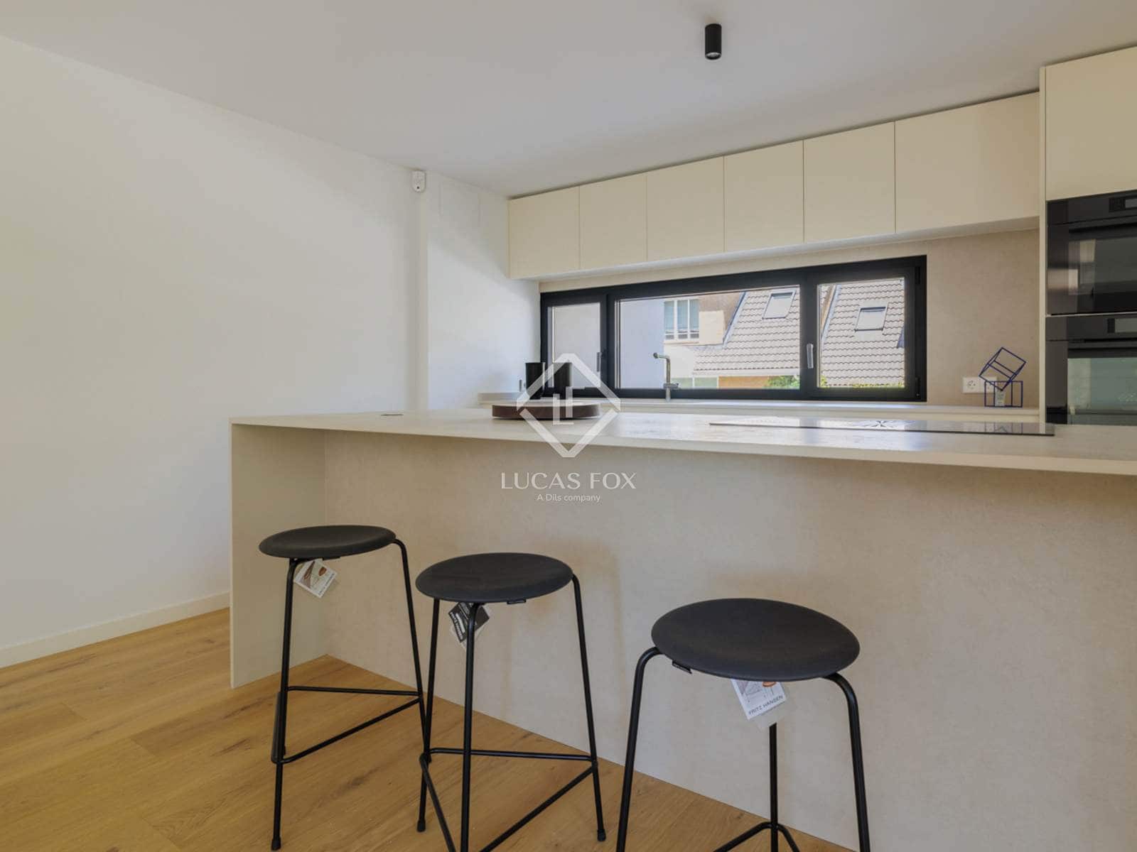 4 soveværelse Villa til salg i Madrid by med swimmingpool garage - € 1.800.000 (Ref: 9022836)