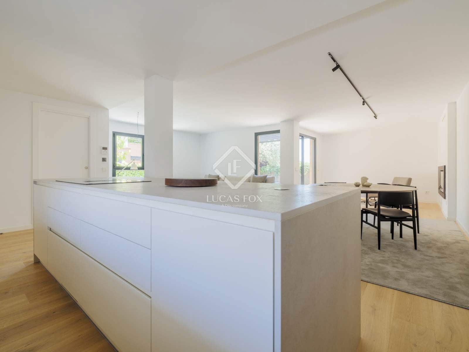 4 soveværelse Villa til salg i Madrid by med swimmingpool garage - € 1.800.000 (Ref: 9022836)