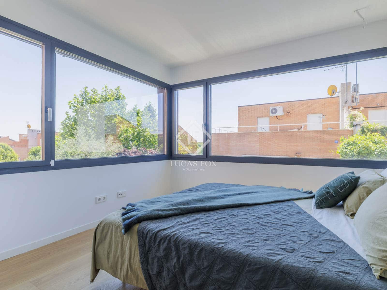 4 soveværelse Villa til salg i Madrid by med swimmingpool garage - € 1.800.000 (Ref: 9022836)