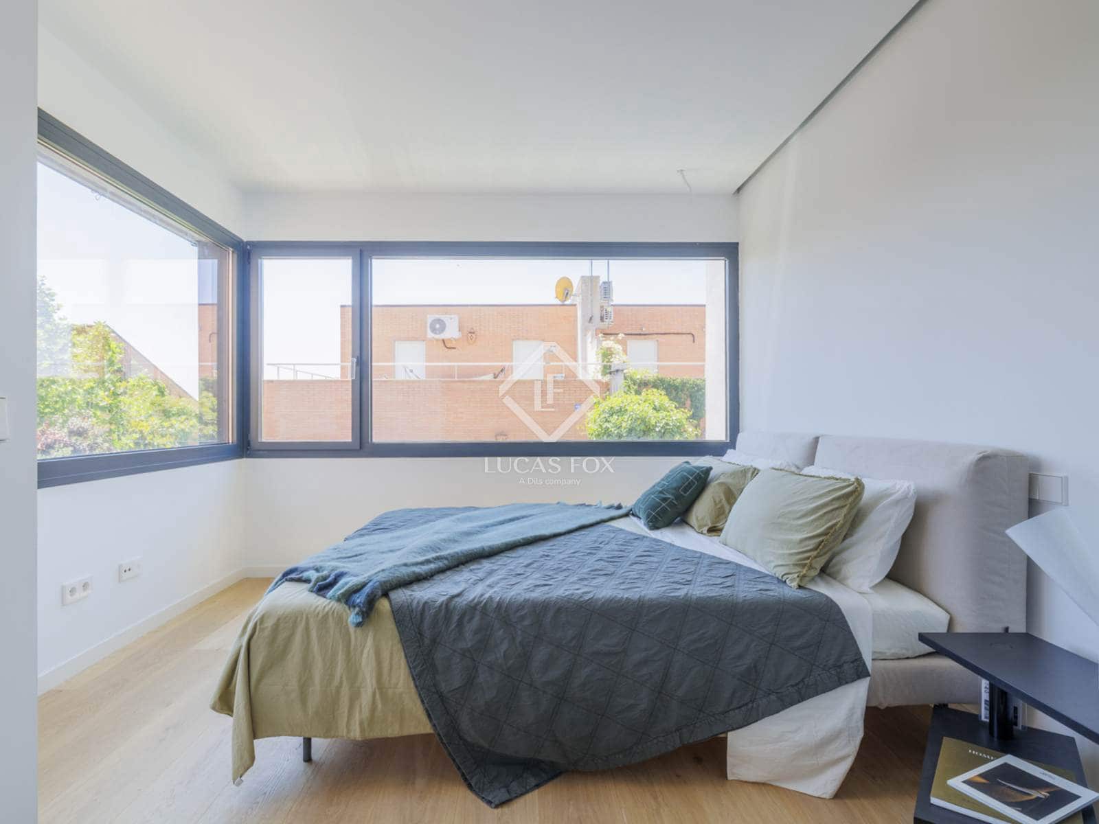 4 soveværelse Villa til salg i Madrid by med swimmingpool garage - € 1.800.000 (Ref: 9022836)