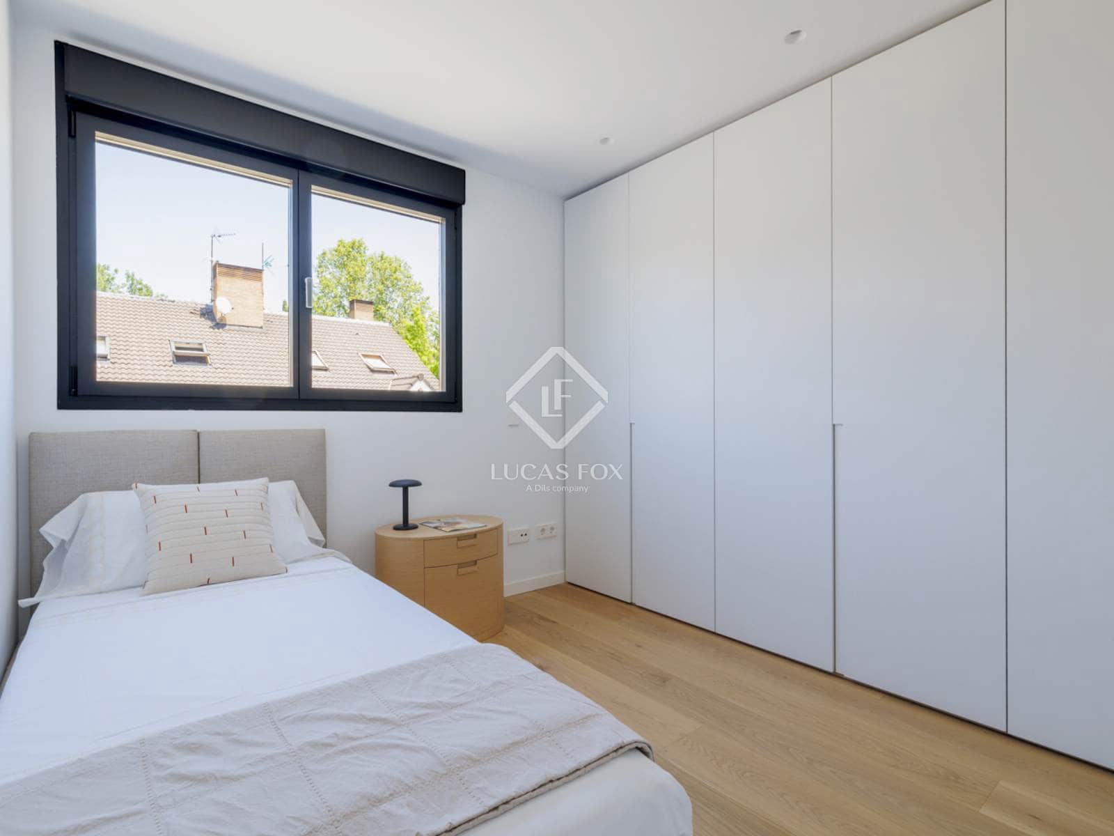 4 soveværelse Villa til salg i Madrid by med swimmingpool garage - € 1.800.000 (Ref: 9022836)